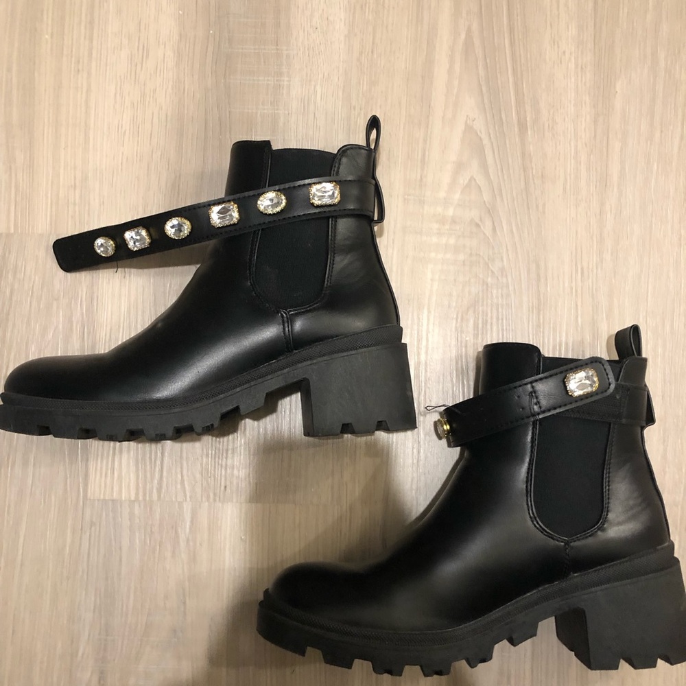 Steve Madden dupe booties // 8.5